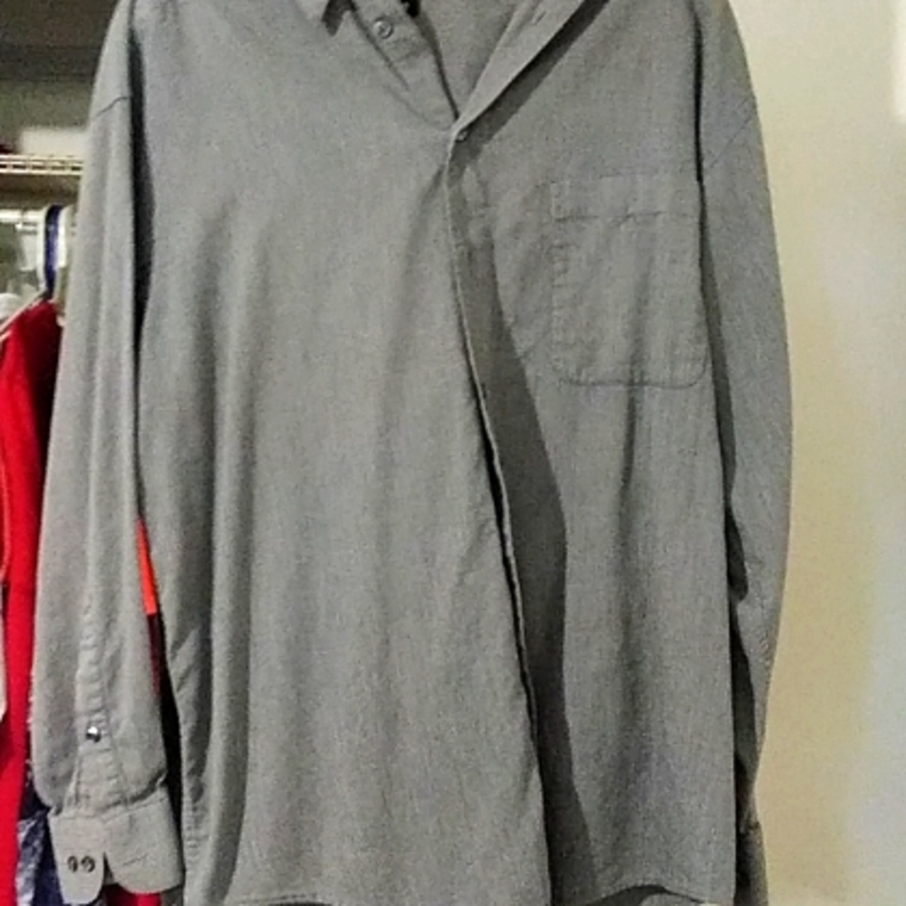 Men's sz 16 pre-owned Liz Claiborne for men.